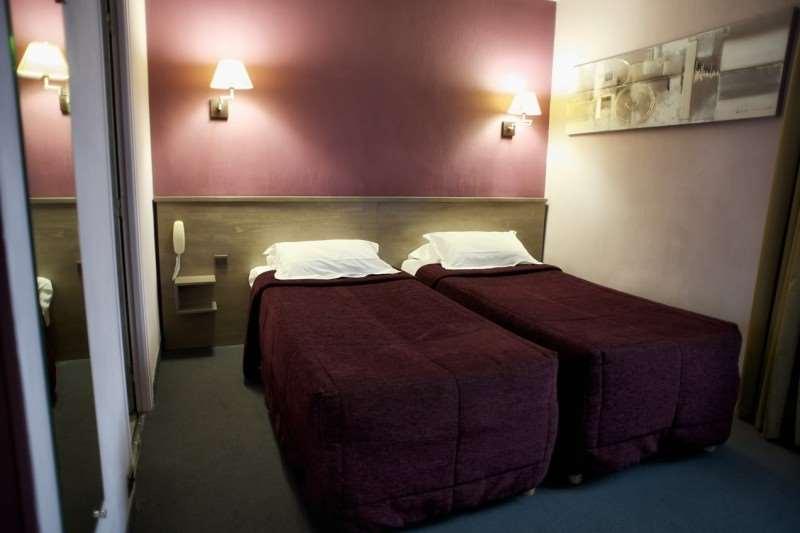 Brit Hotel Le Surcouf Saint-Malo Pokoj fotografie