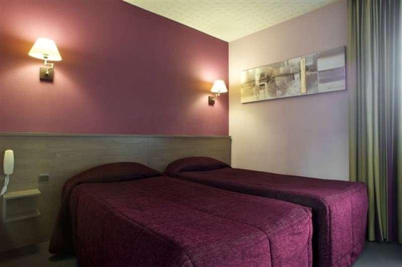 Brit Hotel Le Surcouf Saint-Malo Pokoj fotografie